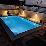 Daffodil Mini With Private Infinity Pool Ferienhaus