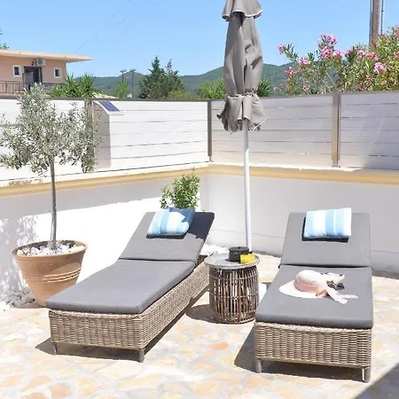 Daffodil Mini With Private Infinity Pool Holiday home