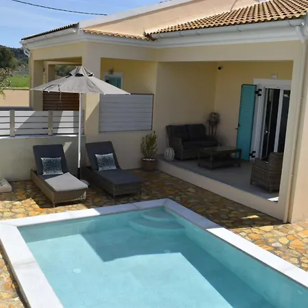 Daffodil Mini With Private Infinity Pool Holiday home *
