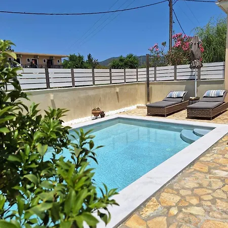 Daffodil Mini With Private Infinity Pool *