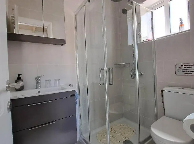 Сasa de vacaciones Daffodil Mini With Private Infinity Pool