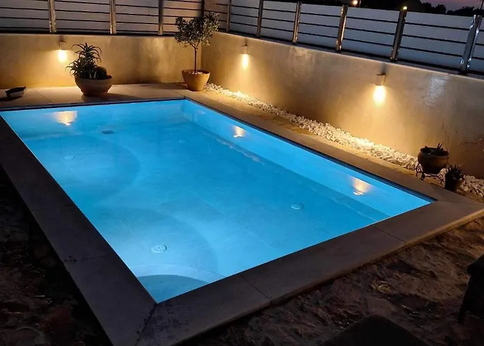 Daffodil Mini With Private Infinity Pool Сasa de vacaciones