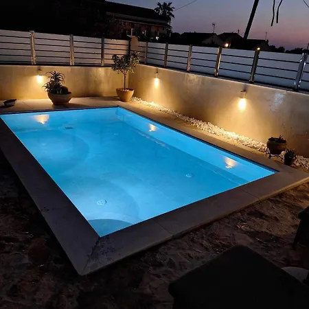 Daffodil Mini With Private Infinity Pool Feriehus
